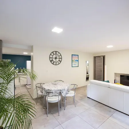 Le Victor, Jardin Privé, Parking Aix-les-Bains